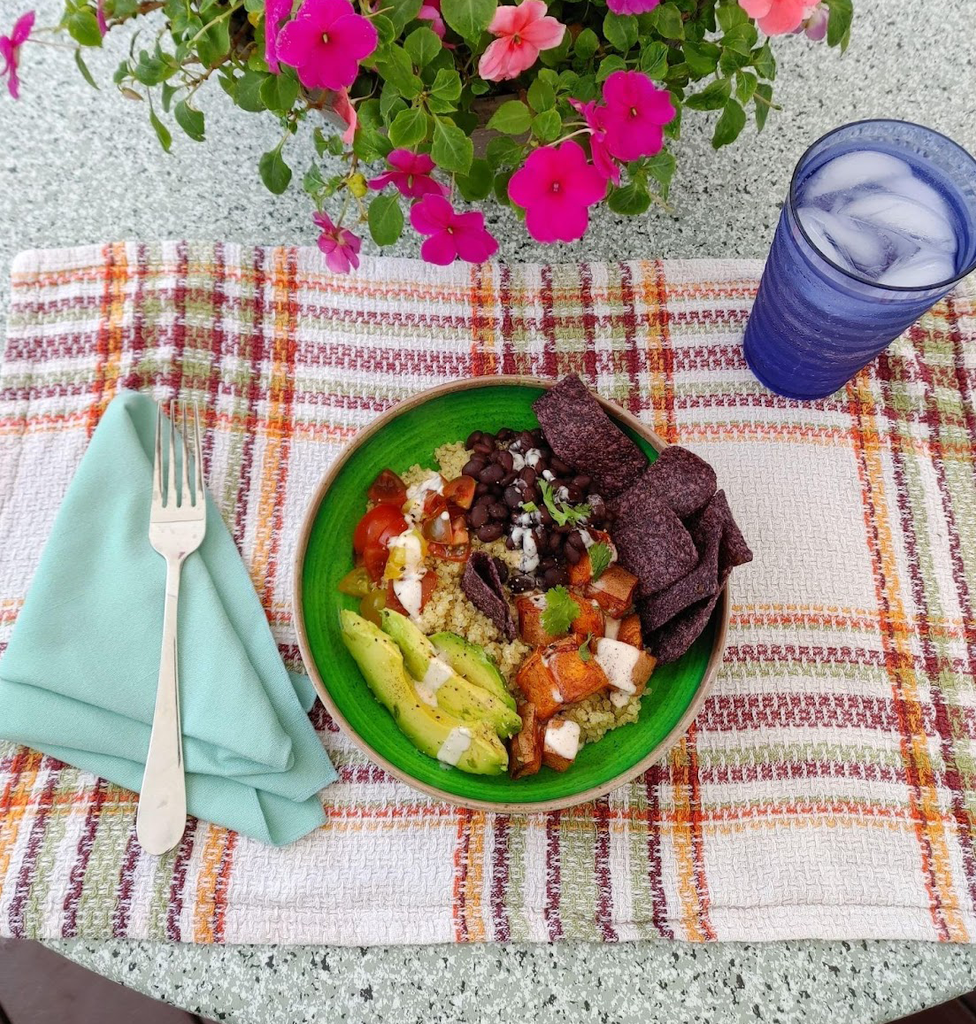 The Best Rainbow Quinoa Bowl