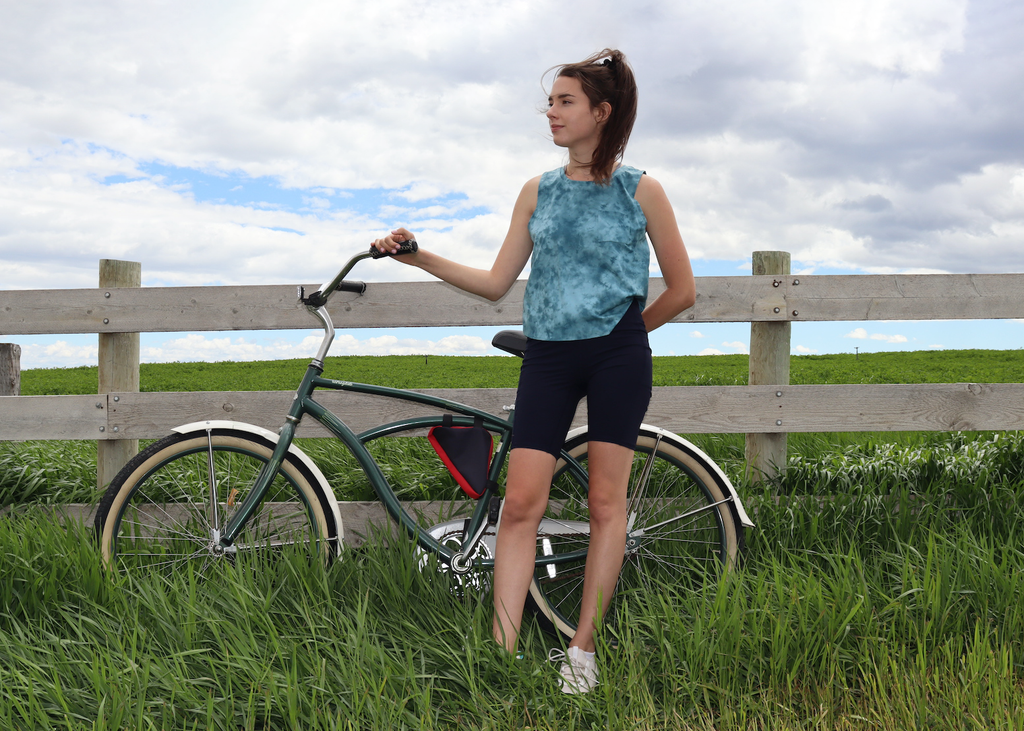 3 Athleisure Outfits to Transition Into Summer 2021